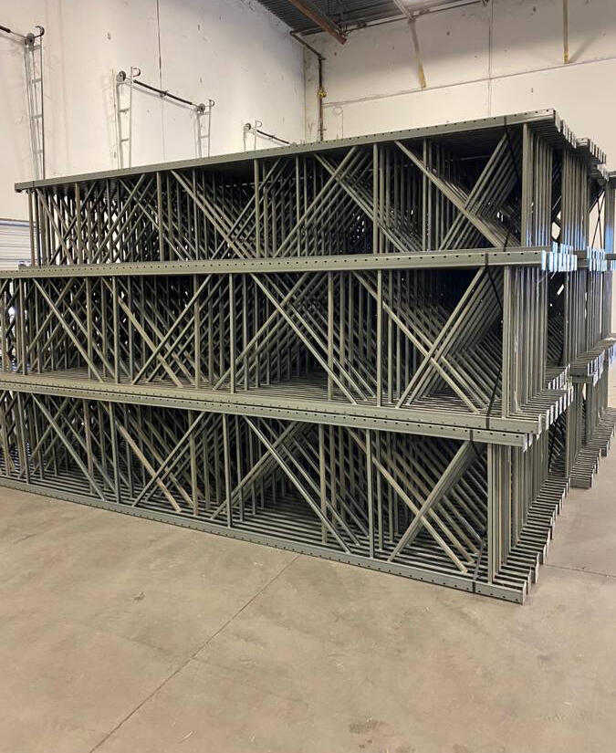 Used pallet racking Uprights in Florida ready to ship.